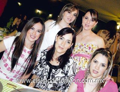 Ana Cristo de la Peña, Ana Elisa de Garza Tijerina, María Elena de Navarro,  Susy Garza y Sofía de Marcos.