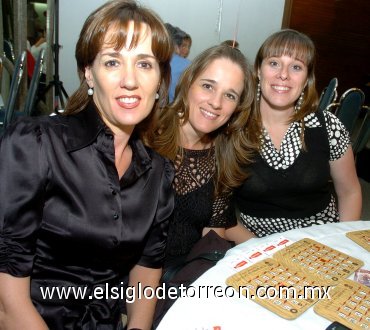 01042007
Cristina de Canales, Mayte de Gil y María Angeles