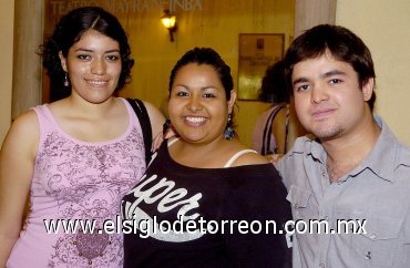 01042007
Fabiola Vargas, Cecy Guerrero y Luis de la Peña