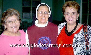 01042007
Luz María Aguilar, Sor Carmen y Silvia Weher