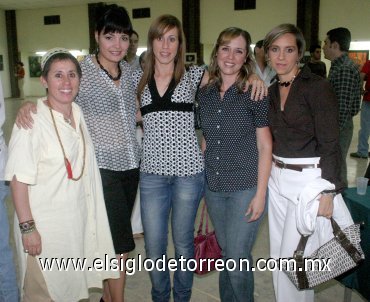 04042007
Ivonne Villarreal, Lissy Mena, Lulú Villarreal, Vero Porras y Liz Ochoa.