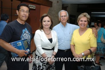 06042007
Saúl de los Santos, Leticia Olvera, Rodolfo Campuzano y Rosa Velia de Campuzano.