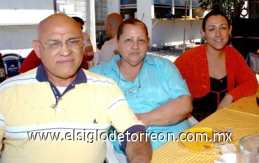 07042007
Gregorio Hernández Macías , Odilia Ureta de Hernández y Anel Hernández Ureta