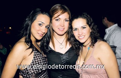 Mariel Aguilar, Marcela Guerrero y Tena Dingler.