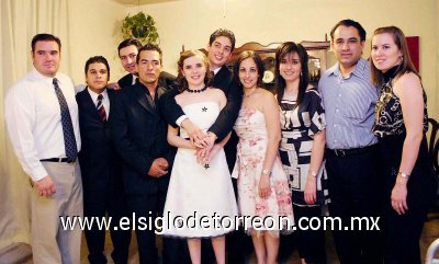 Matrimonio Civil 
Raúl García de Alba, Mauricio Rocha, Luis Carlos Trasfí, Carlos Cebrian, Pamela Camarillo, Cynthia y Rigo Caracho y Ángela García de Alba de García acompañando a los novios.