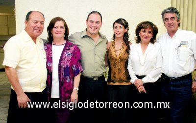 Mario Cruz Morales, Conchita García de Alba y Madero, Mario Alejandro Cruz García de Alba, Esther Elizabeth Domínguez Zarzar, Esther Zarzar Mijares y Mario Domínguez Zerboni.