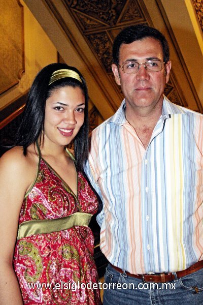 Marifer Urraza Guerrero y Juan Urraza.