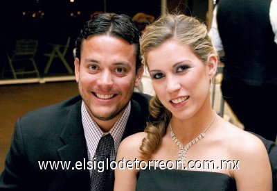 Pablo Cantú y Vanessa Sierra.