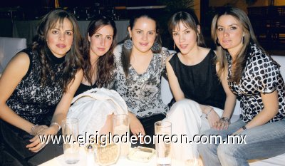 Velia Martínez de Yarza, Bego Zarragoicoechea de Martínez, Brenda Baille de Villalobos, Ivette Cornú y Regina Madero de Fernández.