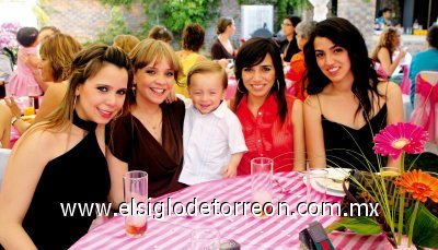 Katya Nahle, Alejandra Nahle de Mijares, Santiago Mijares, Cristina y Miriam Abularach.