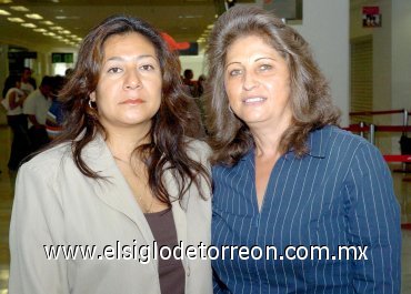 16042007
Esther Olvera y Margarita González viajaron a la ciudad de México