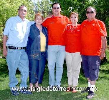 21042007
Los hermanos Teodoro, Juan Carlos, Marina Irma y Jesús junto a Blanca Bertha Rodríguez