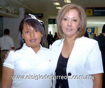 26042007
Angélica de Martínez y Angie Martínez viajaron a Guadalajara.