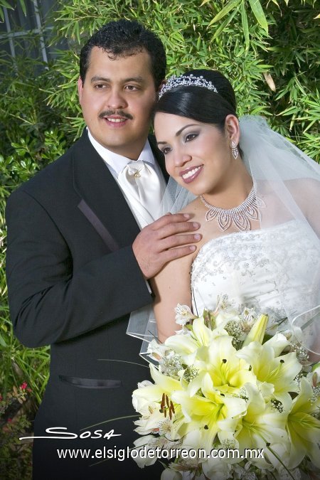 Ing. Osmel Vladimir Seijas Alemán y L.S.C.A. Perlita Carrillo López recibieron la bendición nupcial en la parroquia de Santa María de Guadalupe, el sábado diez de marzo de 2007.


Sosa