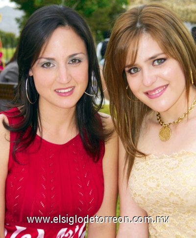 María Emilia Jiménez de Madero y Brenda Dávila.