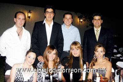 Diego de la Peña y Diana Leija, Poncho Campa y Daniela Rubio, Luis Garnier y Marlene Issa de Garnier, Ángel Sobrino Fernández y Sabina Rubio de Sobrino.