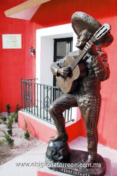 Monumento dínamico de Pedro Infante