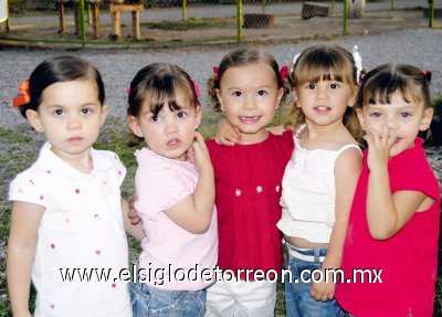 Paulina Murra, Fernanda Sada, Claudia Cardona, Regina Dávila y Daniela Ramírez.