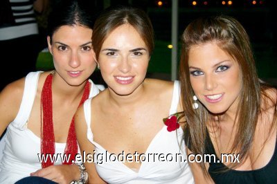 Rosé Murra, María José Barrondo y Ana Villy Estrada.