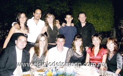 José y Edelmira Aguirre, Vero Castaños, Iliada Pasos de Torres, Paty de Álvarez, Graciela Barraza, Marcelo Córdova, Iván Aguirre, Ale Álvarez, Vanessa y Memo Vela.