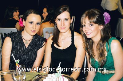 Valeria Córdoba, Mariana Larrínaga y Marifer Núñez.