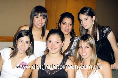 Natalia Arratia, Valeria Robles, Lariza Ibarra, Laura Chávez, Alicia Jaidar y Johanna Miñarro.