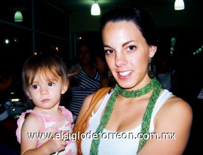 Ana Paula Gaona y Nina Chapoy.