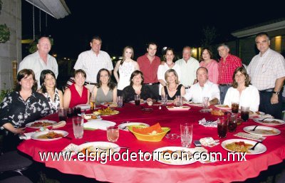 Maritere Martín, Raúl y Ricardo Solana, Maty y Luisa Fernanda Espada, Daniel Cepeda, Gustavo Mendoza, Pedro e Ileana Aguirre, Margarita Jaidar, Juan Carlos Carmona, Brenda Arriaga, Dely Calleja, Eduardo y Maricarmen Sesma, Lalo y Margarita Tricio,  Marina Pruneda, Jorge y Adriana García, Pepillo y Mayte Rebollo, Ramón y Marina Fernández, Juan y Maty Espada.