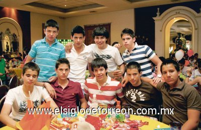 Jacobo Batarse, Pablo Fernández, Andrés Ruiz, Gerardo Gallegos, José Antonio Baille, Juan Pablo Gómez, Beto Gutiérrez, José Luis y Gonzalo Villegas.