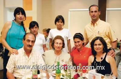 Lupita de Murra, Natalia y Lizeth Murra Núñez, Jaime Murra, Gerardo Murra, Rosa Talamás de Murra, Susana Murra Rodríguez y Susana de Murra.