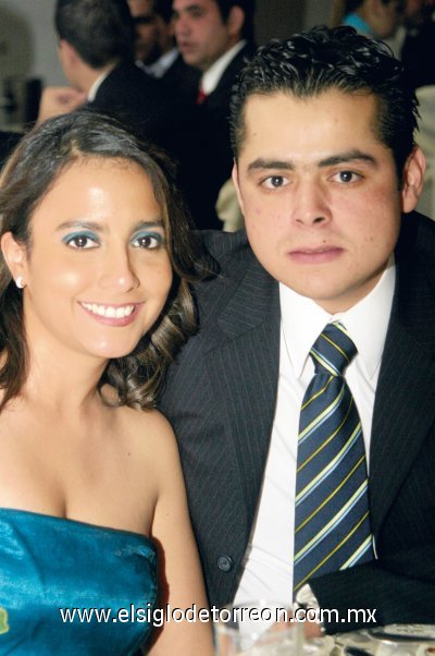 Alejandra y José De León.