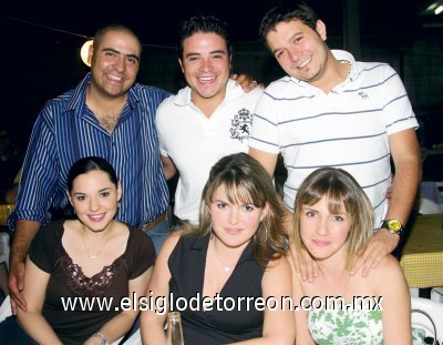 Toni Russek de Dávila y Samuel Dávila, Gaby Valdés de Armendáriz y Pablo Armendáriz, Yvette de Sambucci y Raniero Sambucci.