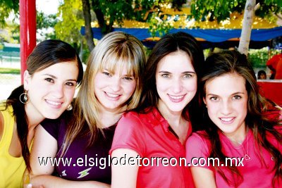 Lorena Llama, Regina Ortiz, Alejandra Maisterrena y Luisa Fernanda Parra.