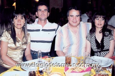 Dora y Javier Martínez y Ricardo y Margarita Ruiz