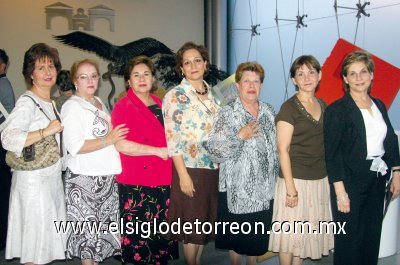 Inauguración de esculturas
María Estela Madero de Siller, Gisi L. Balboa, Yolanda Porragas, Angélica Leal, Rosita Pérez, Martha Irene Dávila y Georgina Mena.