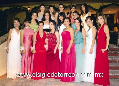 Coronan a nueva reina
Grupo de candidatas a reina del Club Campestre de Torreón.