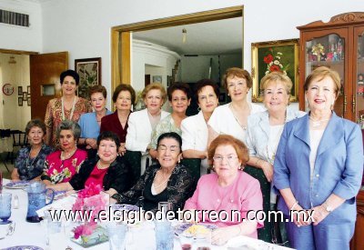 Club de costura
Lupita Allegre, Gloria Elena del Cueto, Bertha Tumoine, Martha Tueme, Trini Quintero, Mela Garza, Martha Rodríguez, Olga Calderón, Ma. Luisa Madero, Rosita González, Martha Alicia Hermosillo, Rosario de la Garza, Georgina García y Walda Elisa de Reyes.