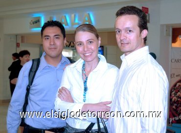 06062007
Catherine Gerthner, Gilberto Figueroa y Ricardo Diez viajaron a la Ciudad de México.