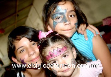 13062007
Ana Isabel, Michelle y Daniela Van Der Elst Ávila, captadas en pasado evento social.