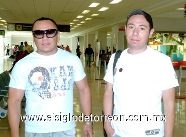 11062007
Roberto y Édgar Martínez viajaron con destino a Tijuana.