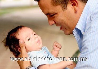 17062007
Jesús Iván Chávez Borroel, con su papá Iván Chávez Lastra.