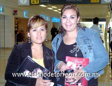 17062007
Ivette Sifuentes y Simay López viajaron a Guadalajara.