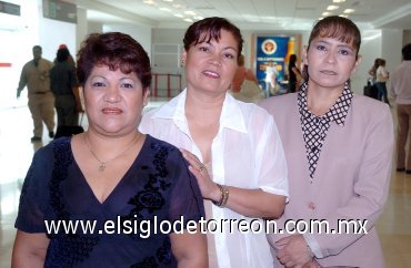 21062007
Blanca Estela Luévano, María Luisa Martínez e Irma Torres viajaron al DF.