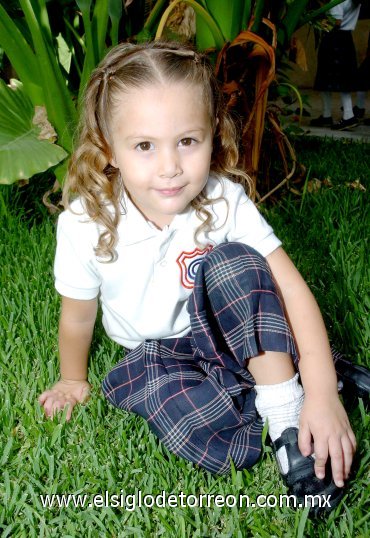 23062007
Natalia Ciceña Iturriaga cumplió cuatro años; es hija de Jesús Raymundo Ciceña Pérez y Dulce María Iturriaga Santamaría.