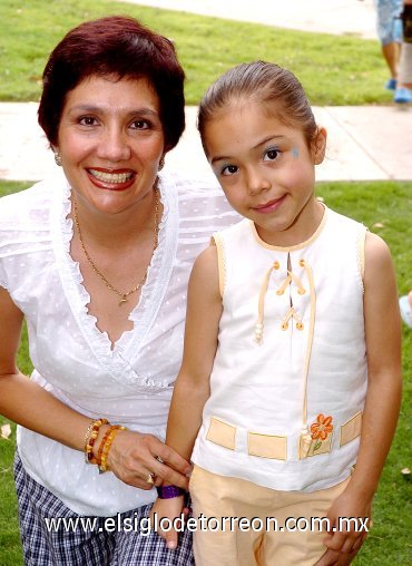 25062007
María Eugenia de Schumm y Roberta Eugenia Schumm Ceniceros.