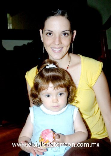 28062007
Fernanda de Del Bosque y su hija María José.