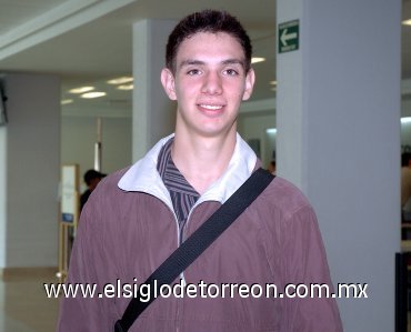 28062007
Francisco Balandrano viajó con destino a Baltimore, Estados Unidos.