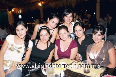 Yosy Meléndez, Ana Laura Viesca, Caro Maisterrena, Martha Godínez, Hilda Rojas y Mayela de la Garza.