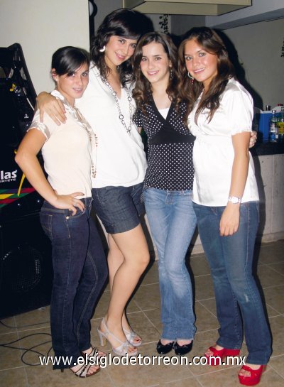 Anly García, Angélica Sesma, Astrid Allegre y Andrea Nieto.