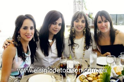 Nancy Perella, Loretta Zablah, Ana Cristina Aranda y Alejandra Zarragoicoechea de Rebollo.